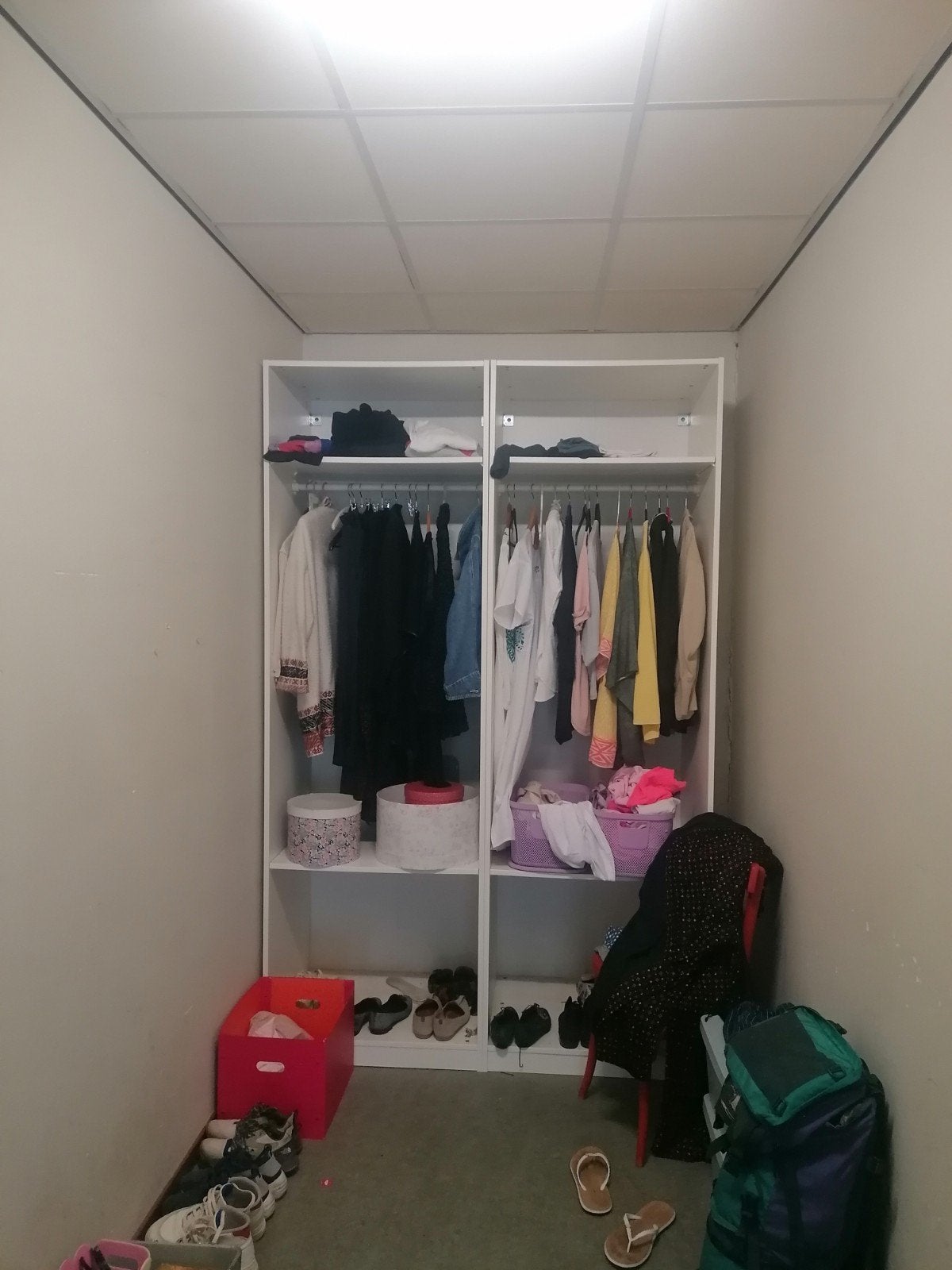 Handige witte ikea kledingkasten - groot, Ophalen, Gebruikt, 25 tot 50 cm, 200 cm of meer