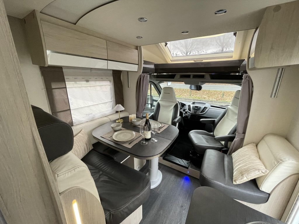 Chausson 627 ENKELE BEDDEN + HEFBED DIESELKACHEL ZONNEPANEEL, Ford, Half-integraal, Tot en met 4, Chausson