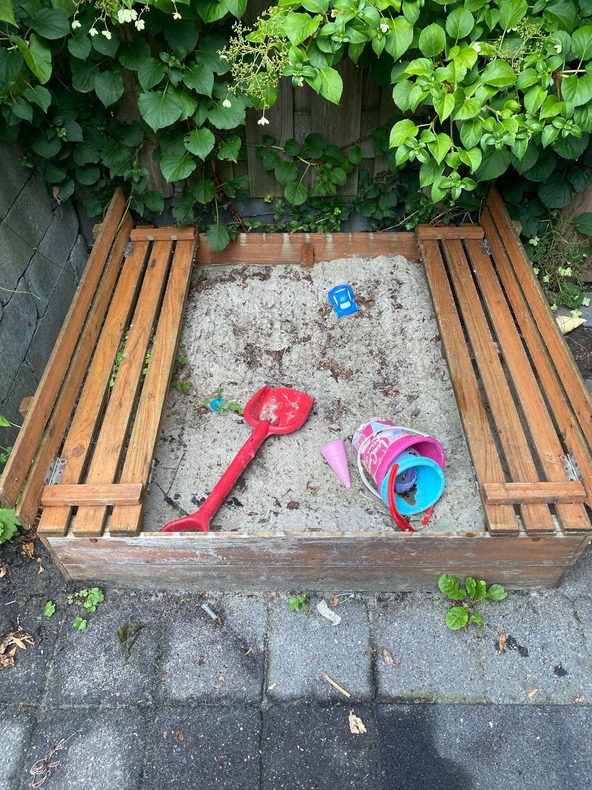 Zandbak met zand en deksel, Kinderen en Baby's, Speelgoed | Buiten | Zandbakken, Ophalen, Gebruikt
