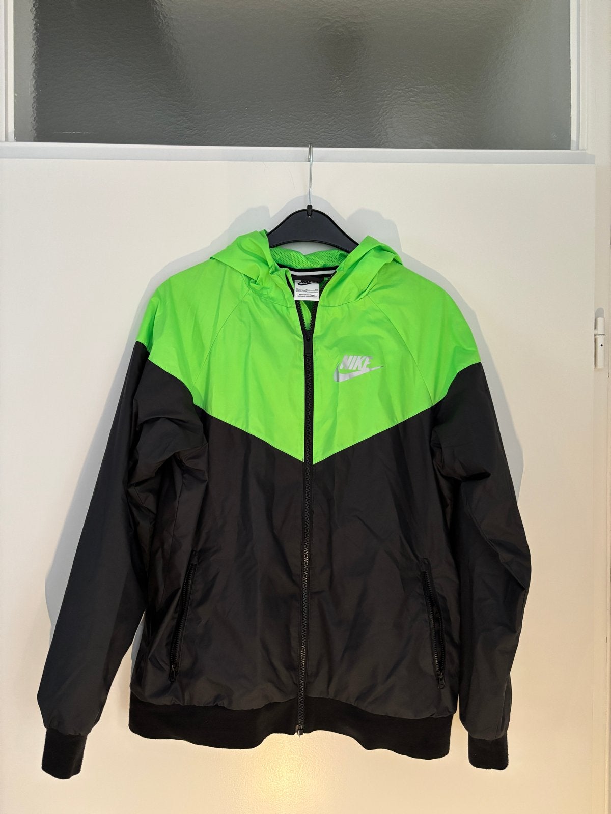 Nike Windrunner Jas Zwart/Neon Groen - Maat XL (158-170cm), Ophalen of Verzenden, Gebruikt, Jongen of Meisje, Jas