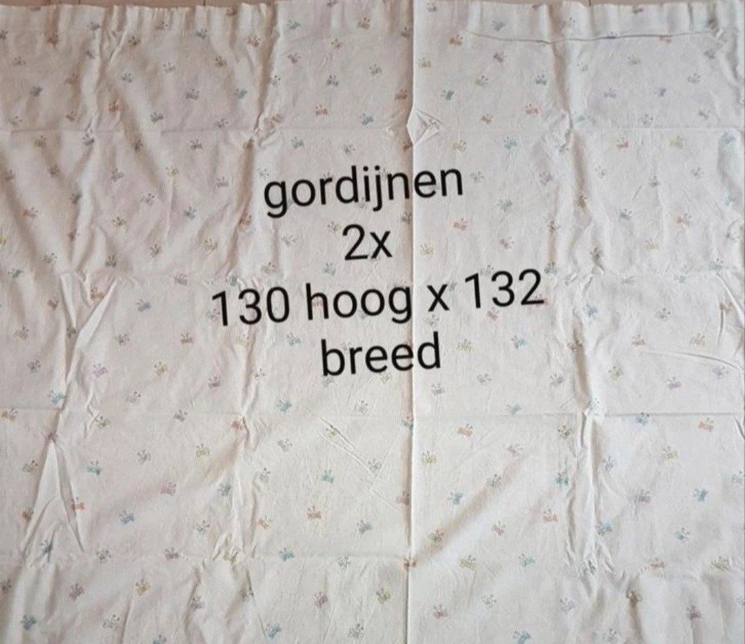 2x Gordijnen met vlindermotief, 130x132 cm, Overige merken, Wit, Ophalen of Verzenden, Zo goed als nieuw