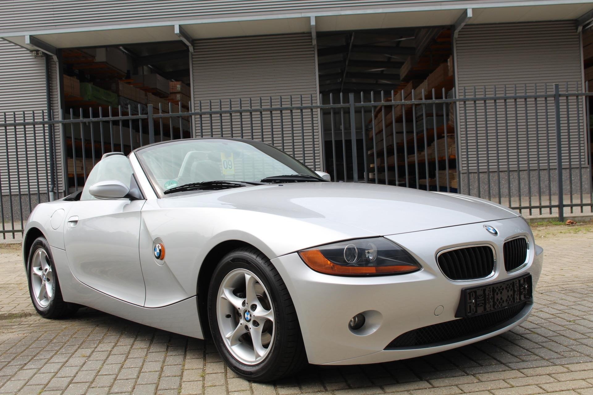 BMW Z4 Roadster 2.5i S PRACHTIGE AUTO! Airco, Stoelverwarmin, Auto's, BMW, Voorwielaandrijving, Gebruikt, Zwart, Cabriolet