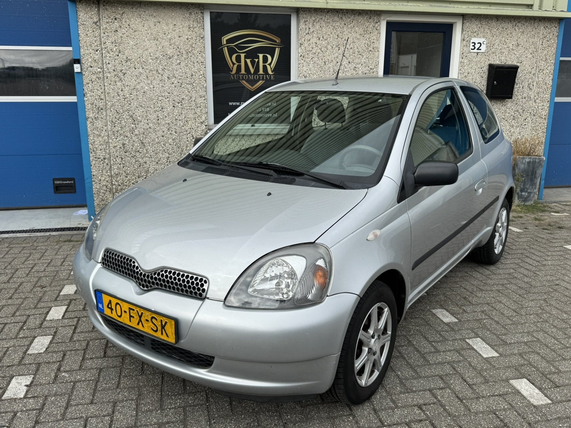 Toyota Yaris 1.3-16V VVT-i AUT Sol NWE APK (bj 2000), Auto's, Oldtimers, 1299 cc, Origineel Nederlands, Bedrijf, Toyota