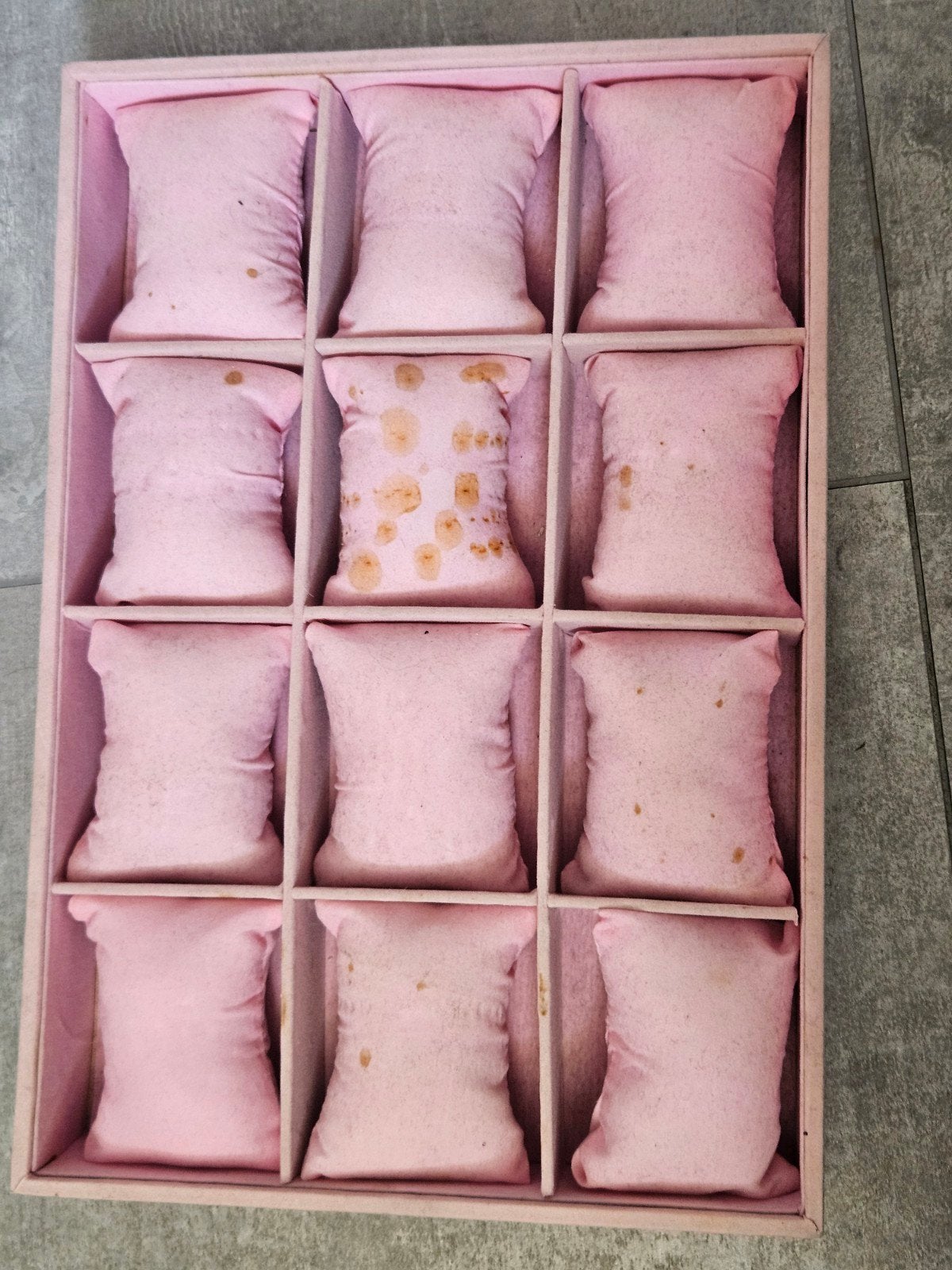 Roze sieraden doos met 12 kussentjes, Ophalen of Verzenden, Gebruikt, Overige typen
