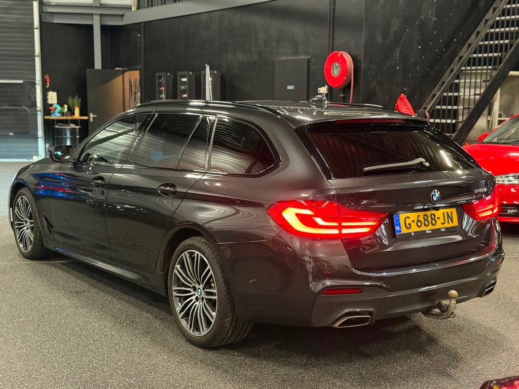 BMW 5-serie Touring 540i xDrive High Executive M-Pakket LED/, Automaat, Gebruikt, Euro 6, 2000 kg