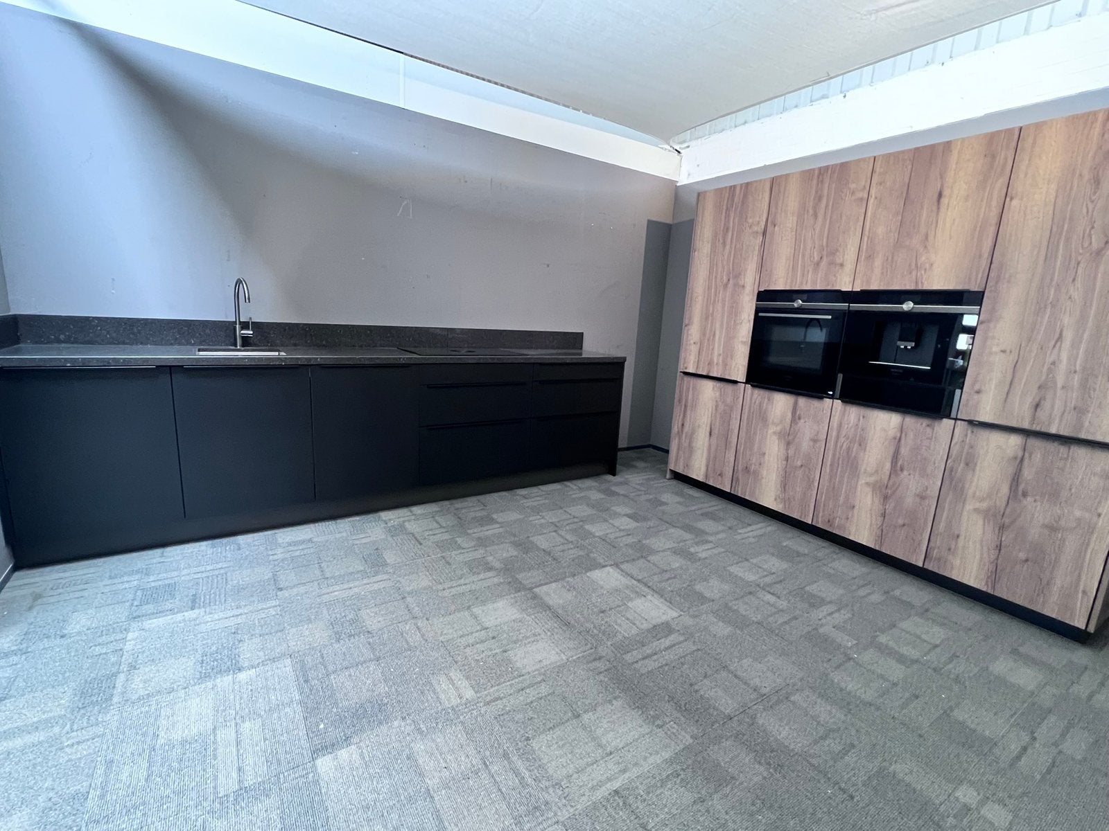 Luxe complete Bruynzeel keuken met losse kastenwand uit 2025, Ophalen, Graniet of Steen