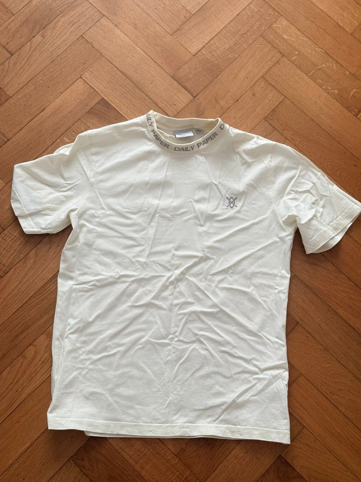 Daily Paper t shirt, Ophalen of Verzenden, Zo goed als nieuw, Overige maten, Beige