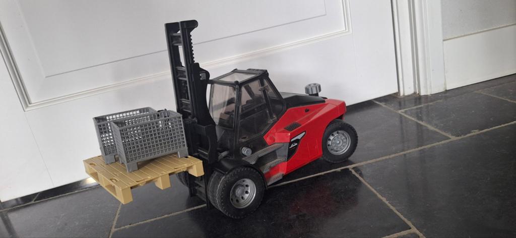 Bruder Linde HY160 Heftruck met pallet en boxen, Ophalen, Gebruikt