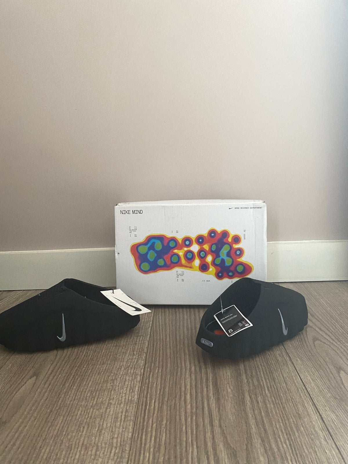 Nike Mind 001 Slippers - Nieuw met doos - Maat 42.5, Ophalen of Verzenden, Nieuw, Zwart, Slippers