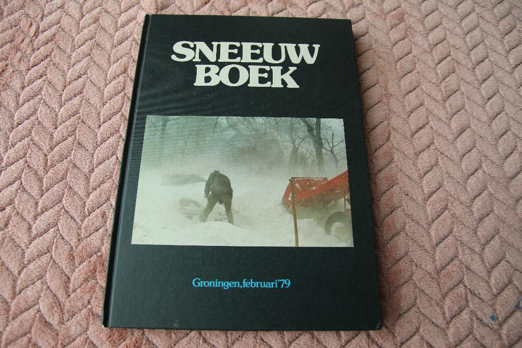 Sneeuwboek Groningen '79, Ophalen of Verzenden, Gelezen