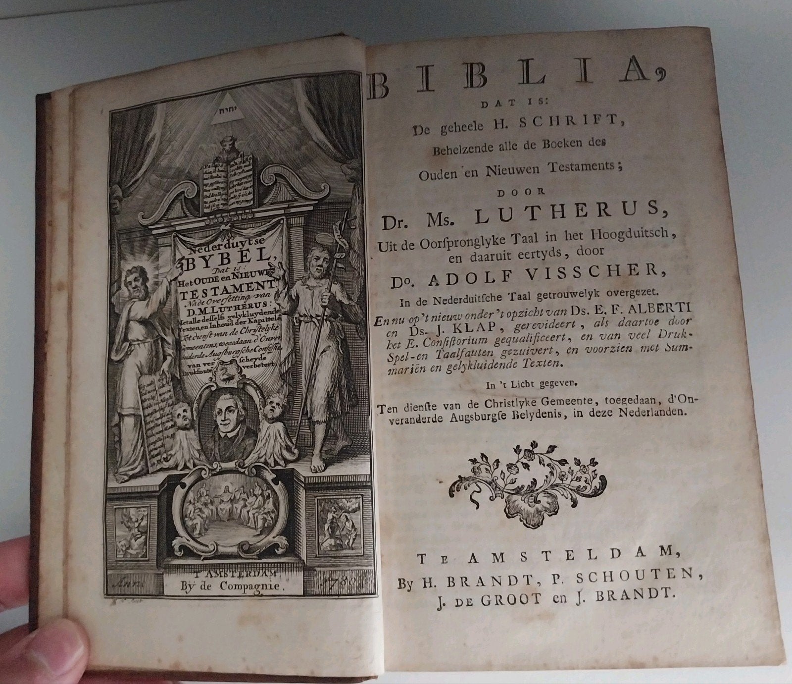 Antieke Bijbel 1780 met familieregister, goede staat, Antiek en Kunst, Ophalen of Verzenden