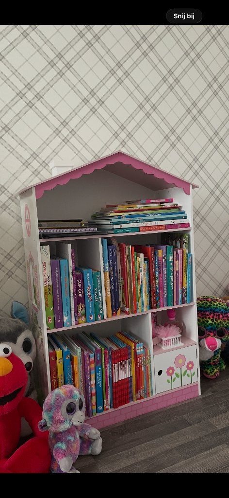 Leuke kinderboekenkast, Ophalen, Zo goed als nieuw, Meisje, Non-fictie
