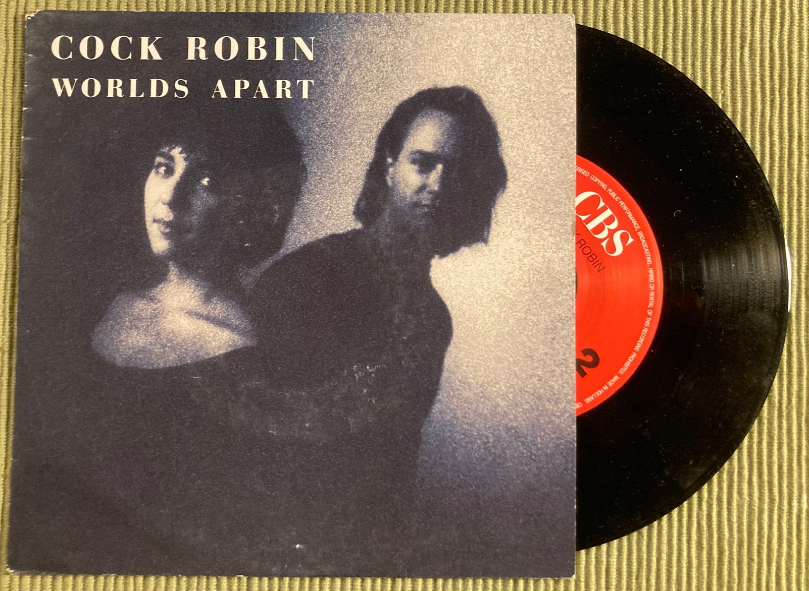 Vinyl single Cock Robin - Worlds Apart, Gebruikt, 7 inch, Ophalen of Verzenden, Pop