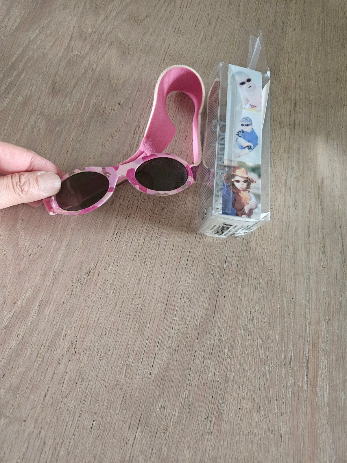 Baby Banz zonnebril roze, Ophalen of Verzenden, Zo goed als nieuw