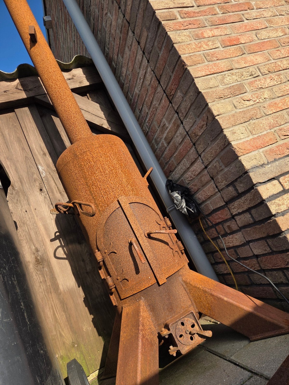 Prachtig handgebouwde terrashaard. Tuinhaard, Ophalen
