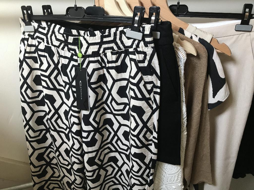nieuwe Expresso broek elastische taille maat 42, Beige, Maat 42/44 (L), Nieuw, Lang