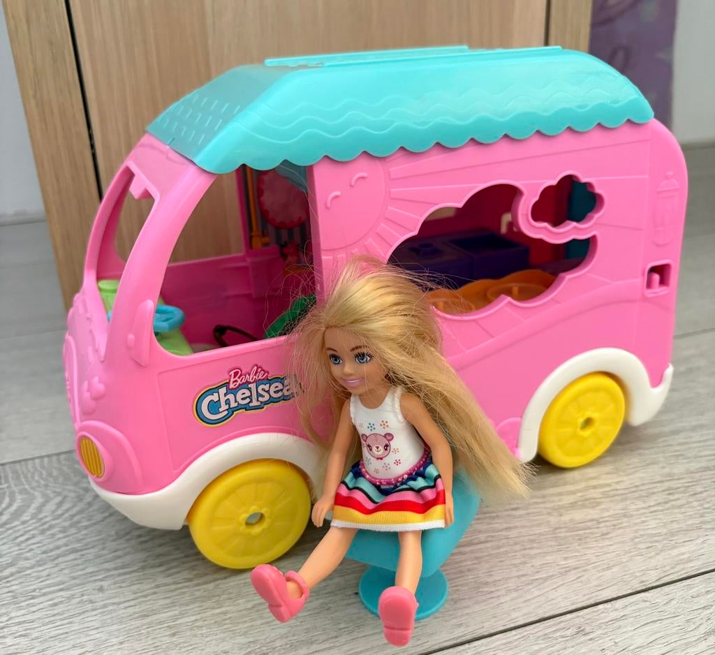 Chelsea camper compleet met vier extra poppetjes, Ophalen of Verzenden, Zo goed als nieuw, Overige typen