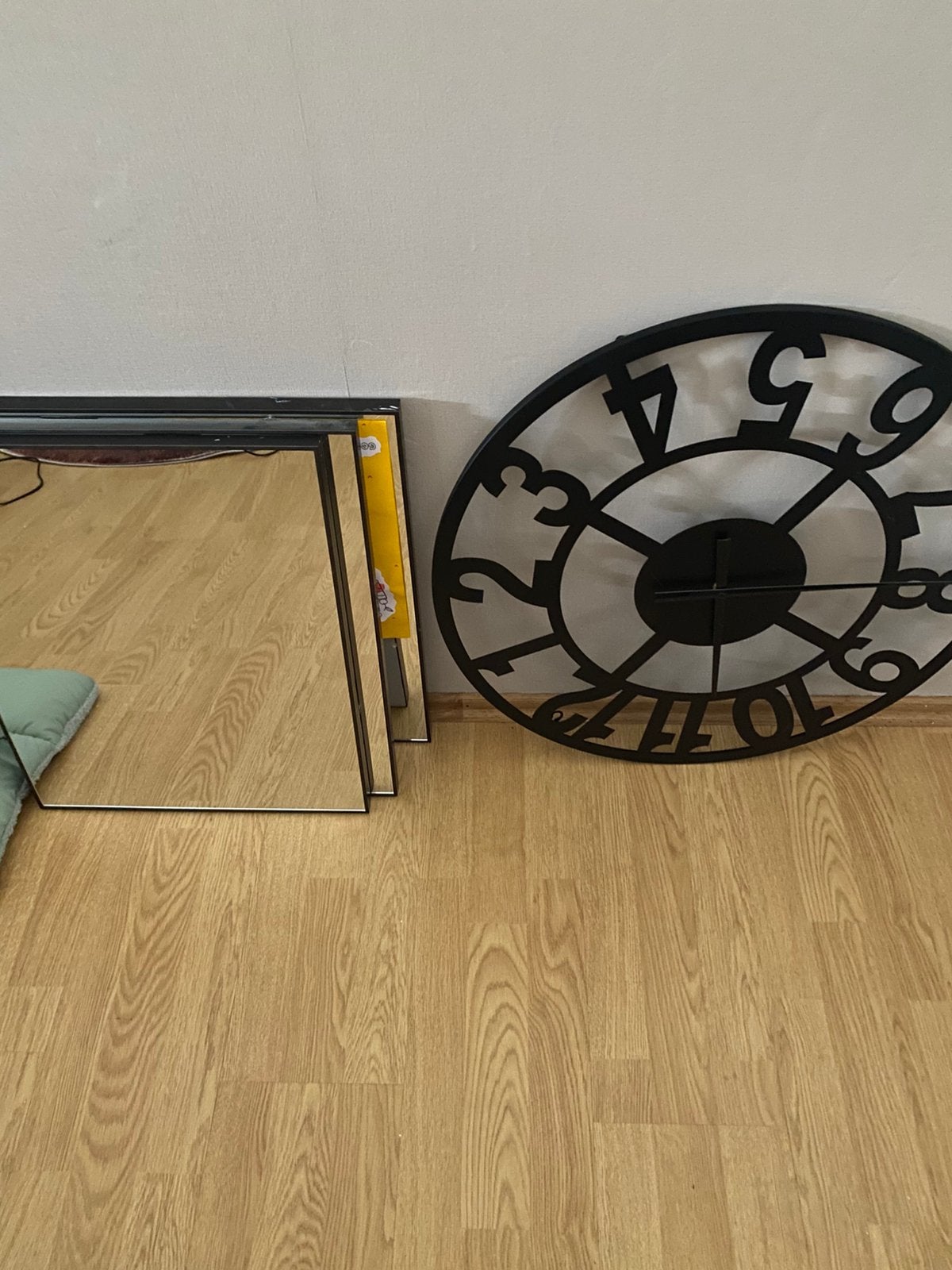 Spiegels 3 stuks en een grote klok, Huis en Inrichting, Woonaccessoires | Spiegels, Ophalen, Minder dan 50 cm, Zo goed als nieuw