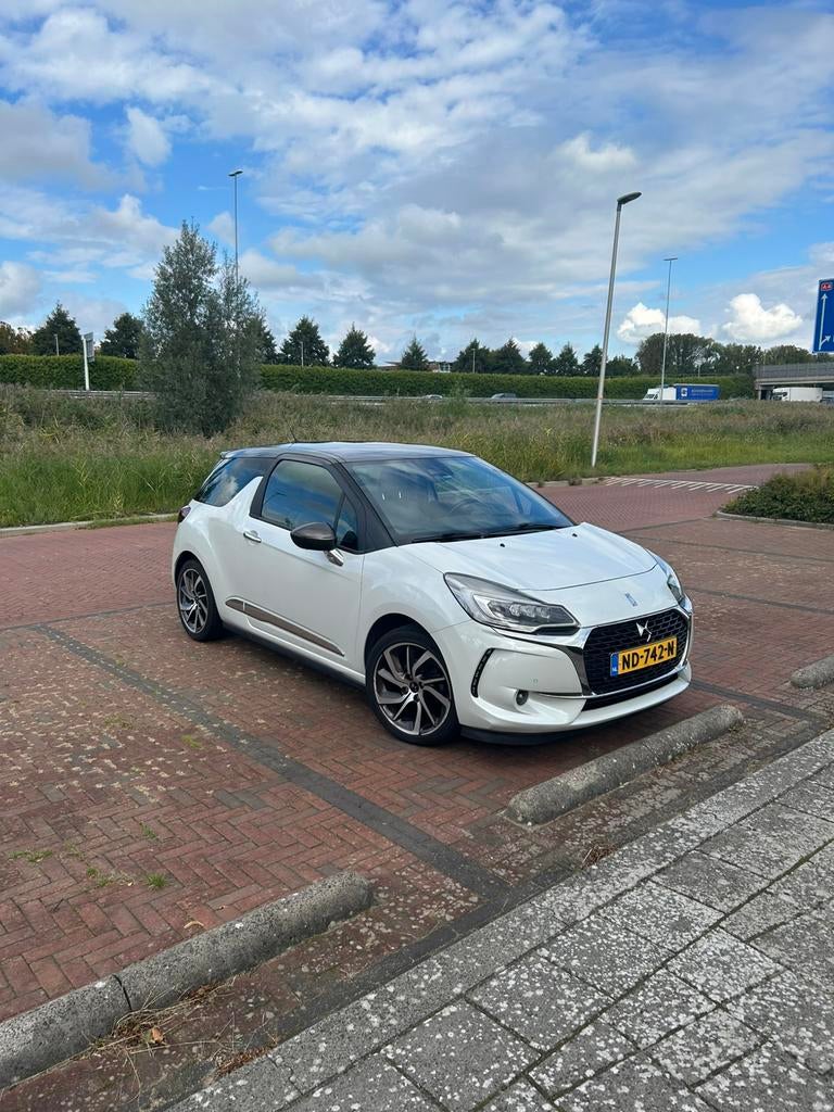DS 3 - 52646km - 2017, Auto's, DS, Particulier, DS 3, ABS, Achteruitrijcamera, Airbags, Airconditioning, Apple Carplay, Bluetooth