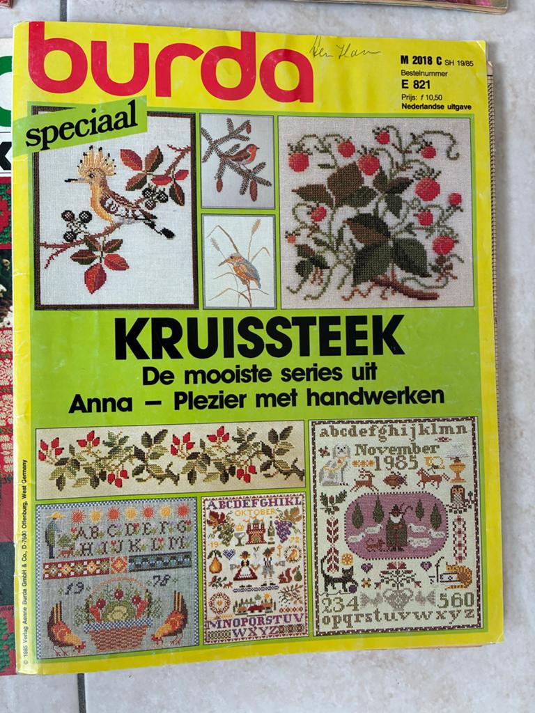 Diverse handwerkbladen: Burda, Anna, Ariadne - Kruissteek, B, Hobby en Vrije tijd, Knutselen, Gebruikt, Knutselboek, Educatief
