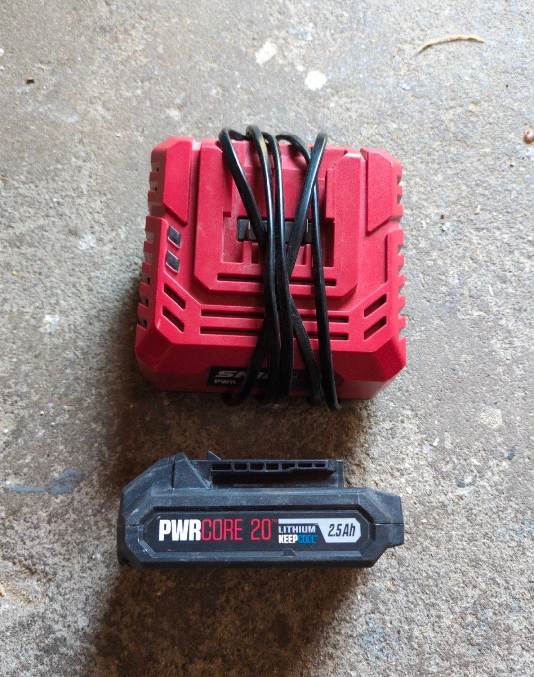 Skil 20V 2.5Ah Accu + Lader, Ophalen of Verzenden, Gebruikt