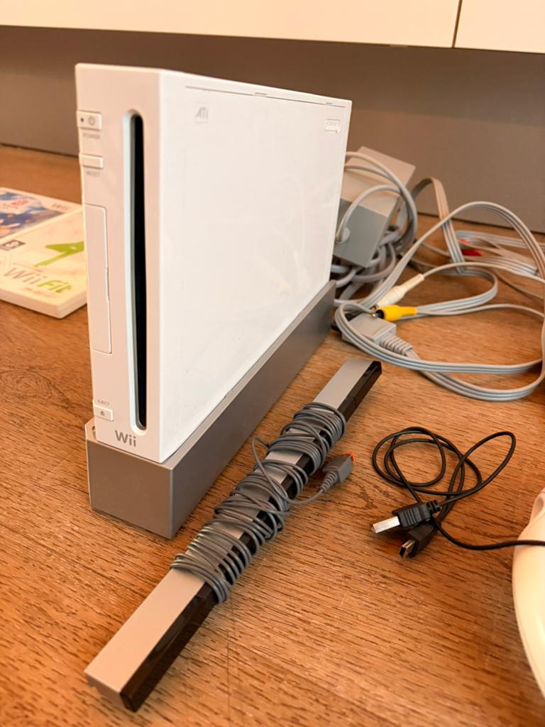 Nintendo Wii met spellen en Balance Board, Ophalen, Gebruikt, Met 2 controllers, Met stuurtje