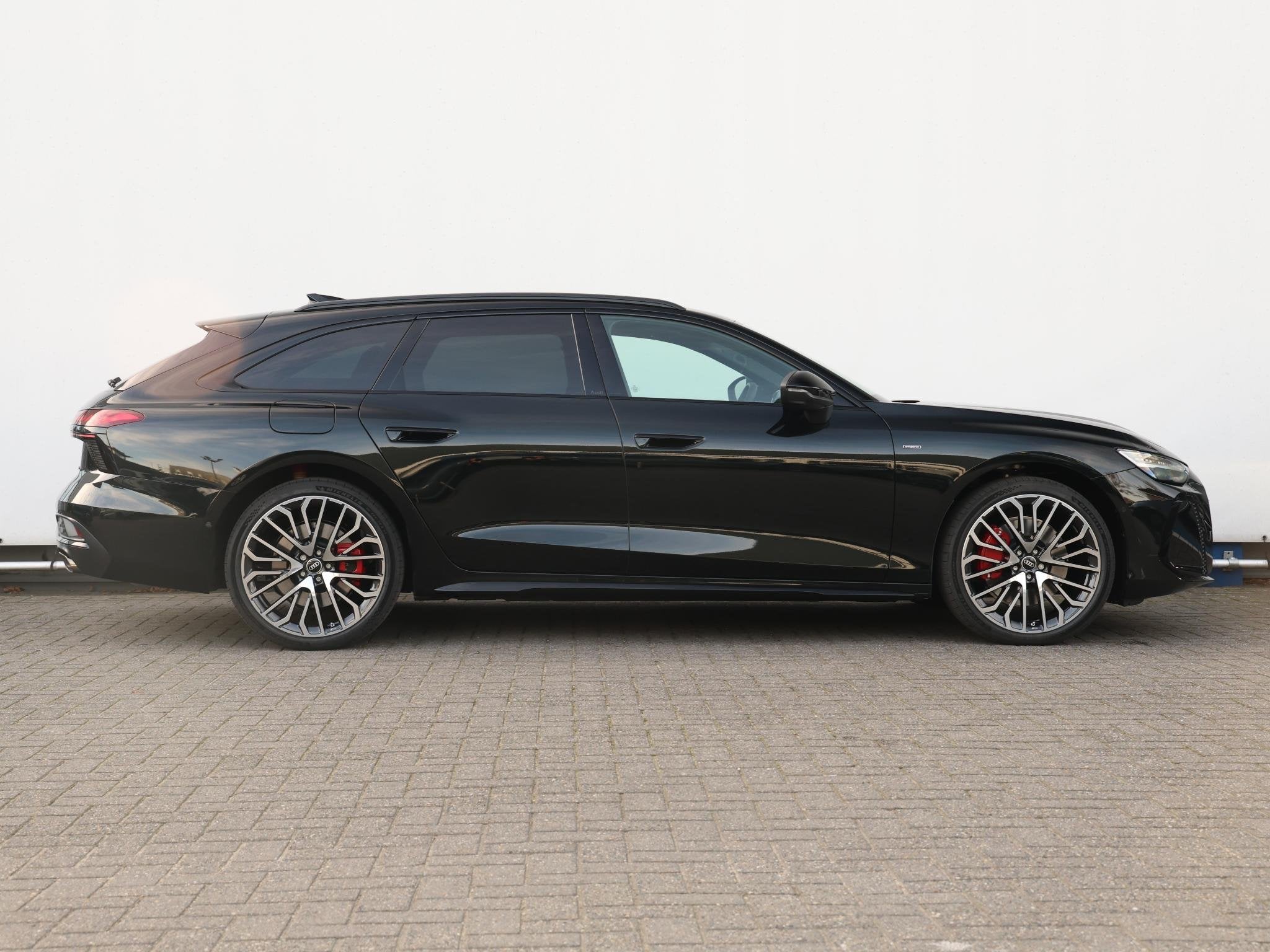 Audi A6 Avant S edition e-hybrid 220 kW / 299 PK Avant | Zwa, Auto's, Audi, Automaat, Stof, 4 cilinders, 1984 cc