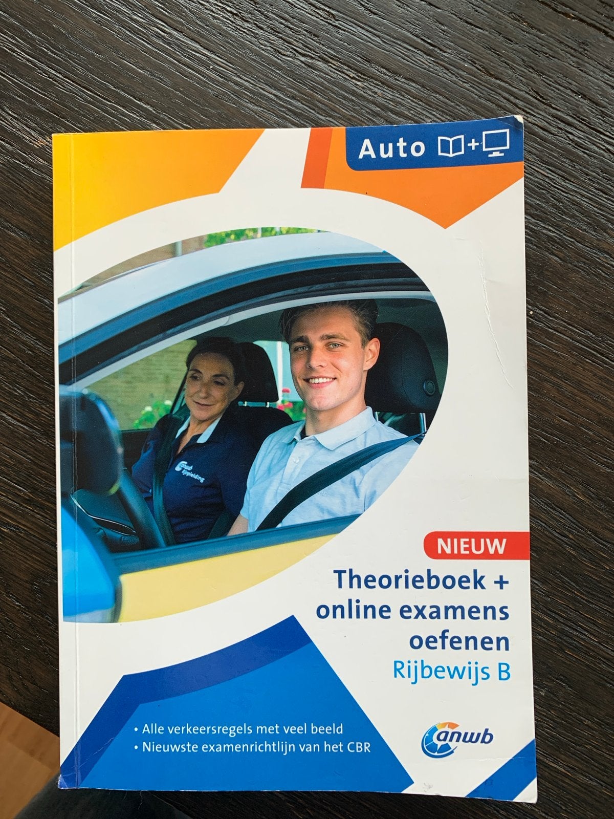 ANWB Theorieboek + online examens oefenen Rijbewijs B, Ophalen of Verzenden, Zo goed als nieuw, Overige niveaus