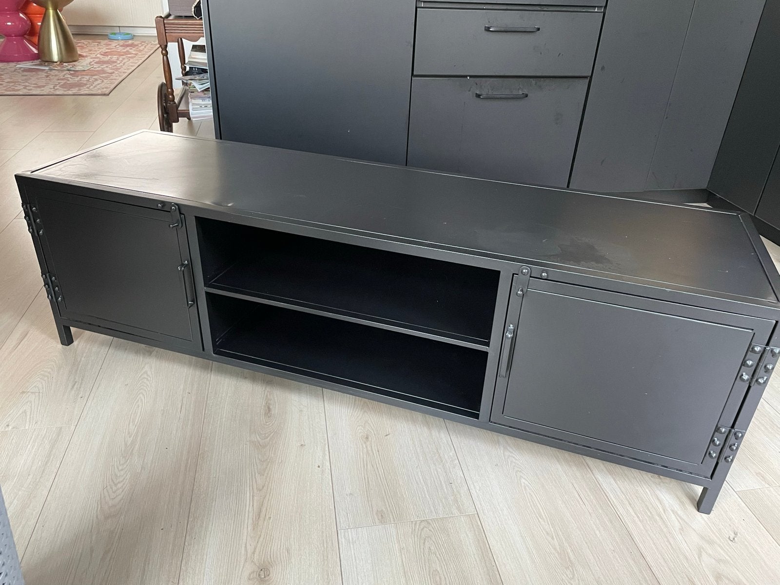 TV meubel van metaal, industrieel design, Huis en Inrichting, Kasten | Televisiemeubels, Ophalen, Gebruikt, 100 tot 150 cm, Minder dan 100 cm