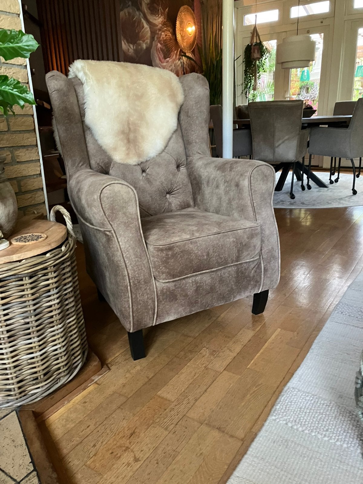 Prachtige suede stoel Als nieuw, Ophalen, Zo goed als nieuw, 75 tot 100 cm, 50 tot 75 cm