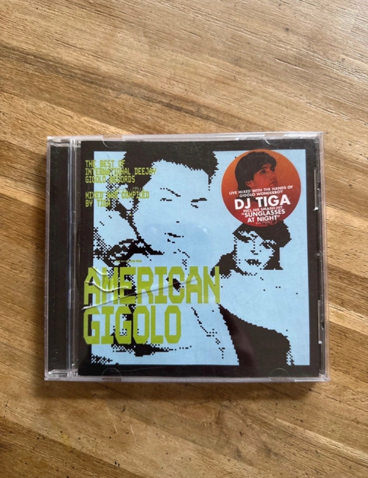 American Gigolo - Gigolo 85 (CD) - Mixed by DJ Tiga, Cd's en Dvd's, Gebruikt, Ophalen of Verzenden, Electro, Inclusief doosje