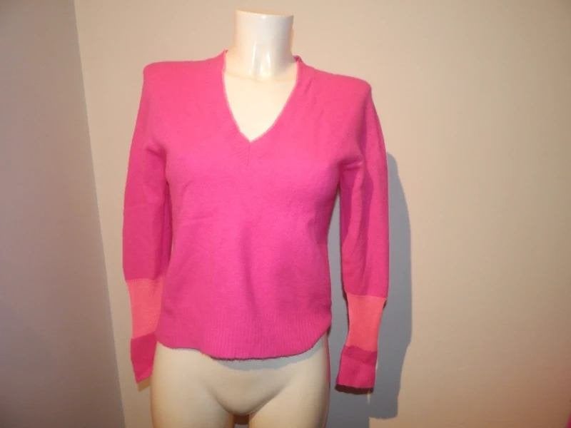 Essentiel Antwerp fel roze gebreide trui apart deel mouw S