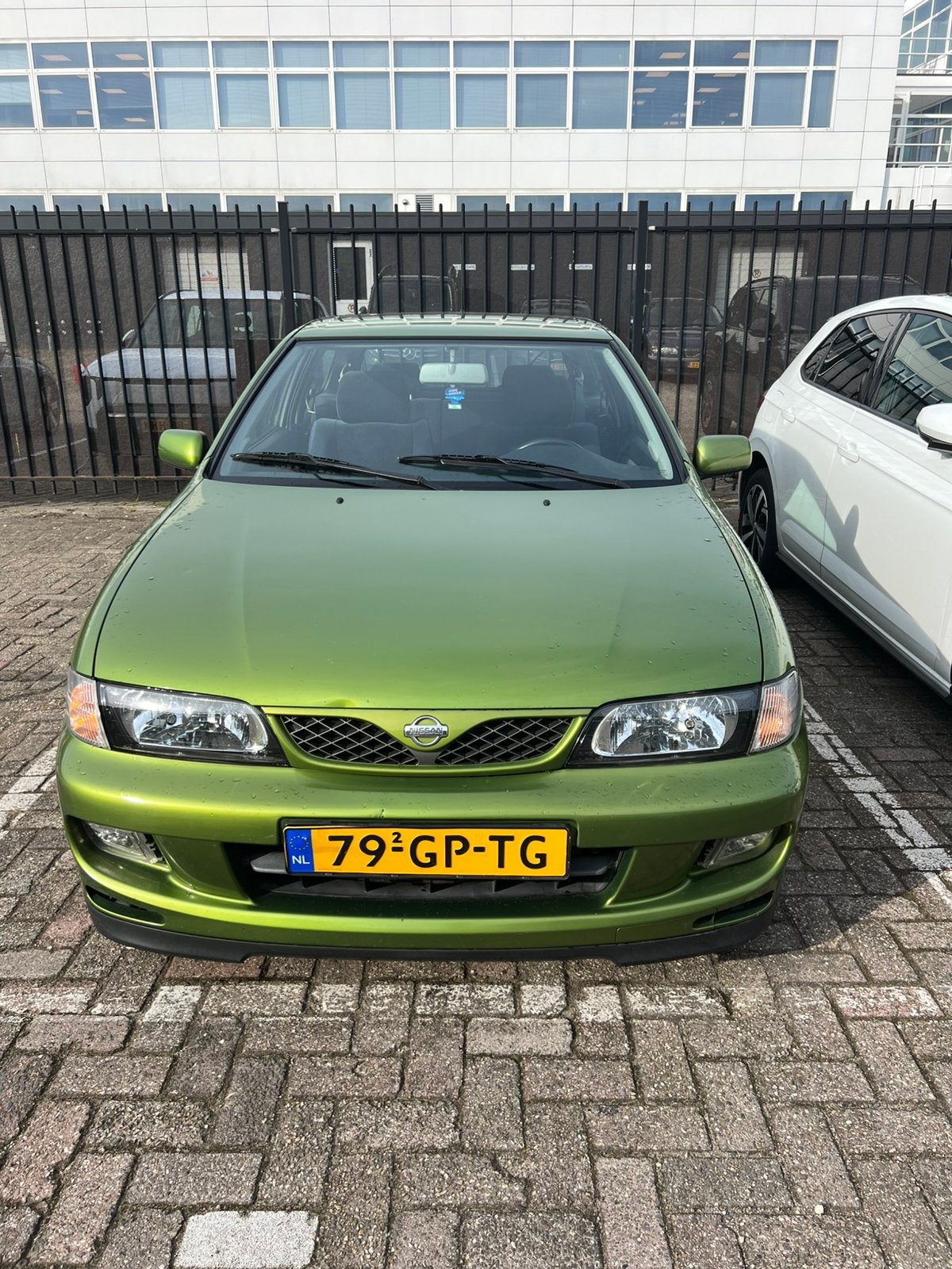 Nissan Almera 2.0 GTI 2001, foto 2