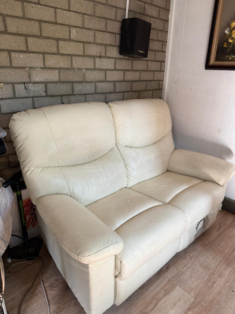 Wit leren bankje, Ophalen, Gebruikt, 150 tot 200 cm, Tweepersoons