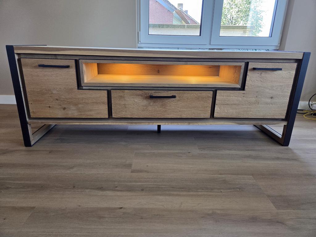 Henders & Hazel Metalo lowboard, Ophalen, 150 tot 200 cm, Zo goed als nieuw, Minder dan 100 cm