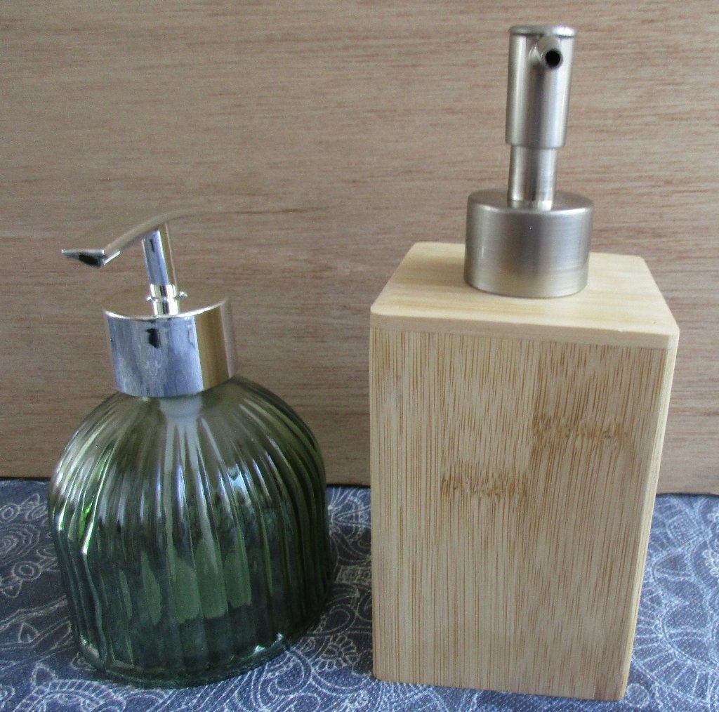 nieuw !! zeeppompje groen glas / zeeppompje hout, Ophalen of Verzenden, Nieuw, Zeepdispenser/zeepbakje