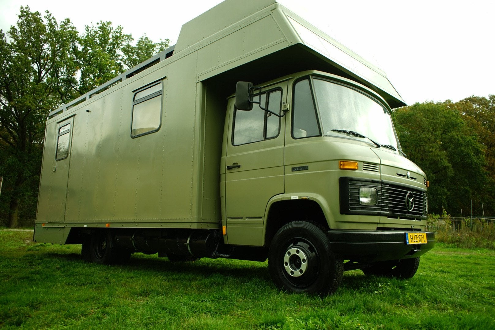 Mercedes 613 camper oldtimer (aluminium opbouw), Alkoof, Particulier, 7 tot 8 meter, Standkachel
