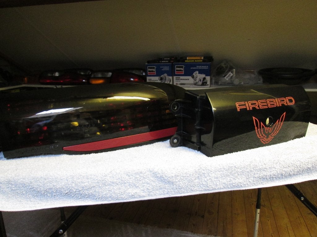Rechter achterlicht+filler+draadboom voor Firebird 93-02, Auto-onderdelen, Verlichting, Verzenden, Gebruikt, Pontiac