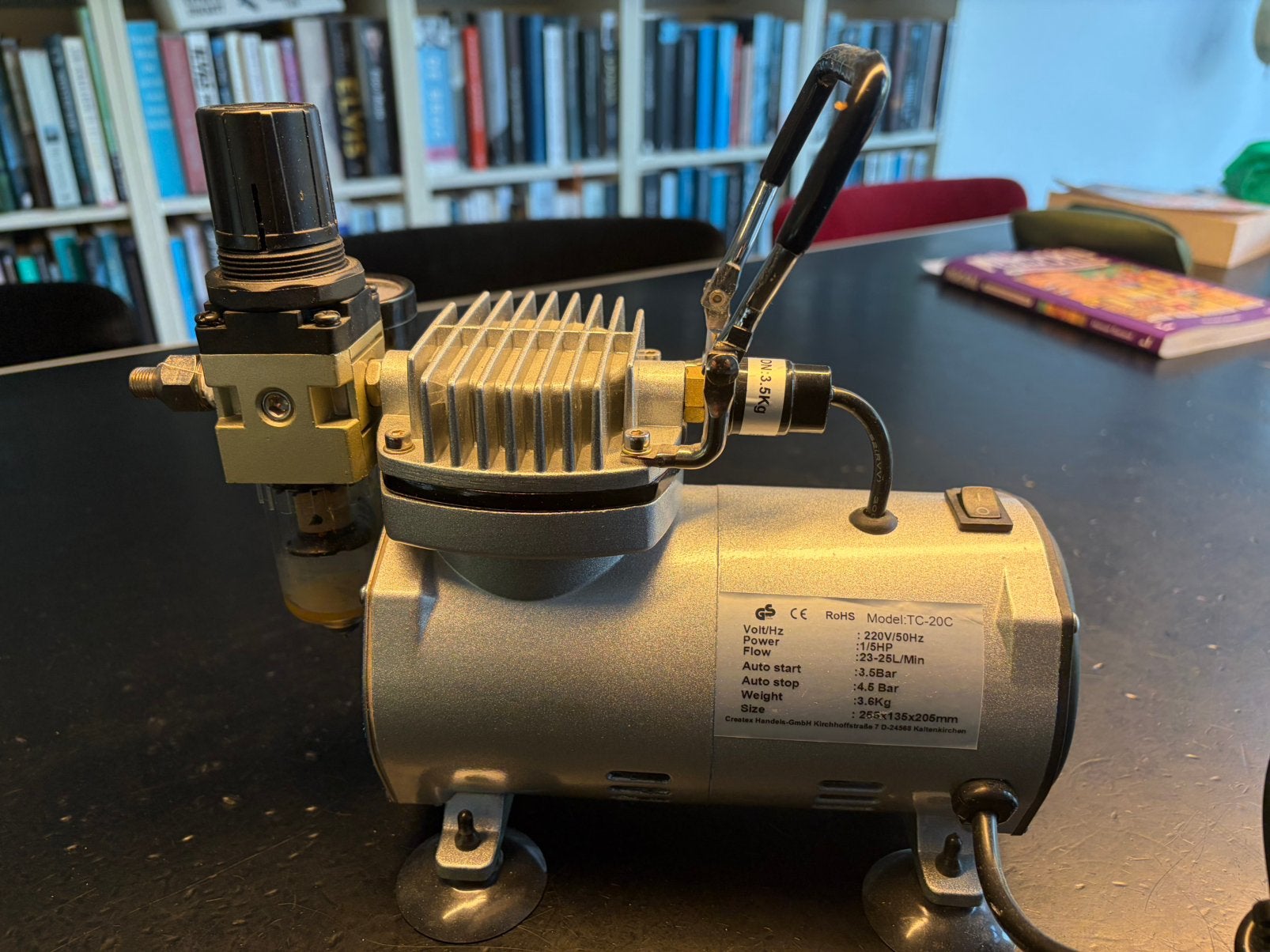 Compressor Airbrush, Ophalen of Verzenden, Zo goed als nieuw, Minder dan 200 liter/min, Minder dan 6 bar