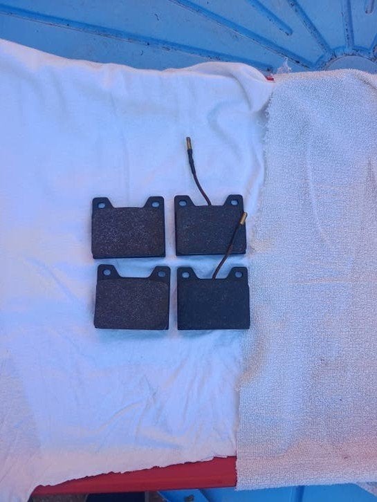 NOS sets Remblokken Peugeot 305, 504, 505, Ophalen of Verzenden, Nieuw, Peugeot