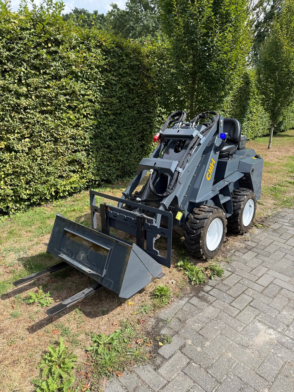Incl BTW! CMH 28-7 mini loader kniklader 15h, Zakelijke goederen, Machines en Bouw | Kranen en Graafmachines, Ophalen, Wiellader of Shovel