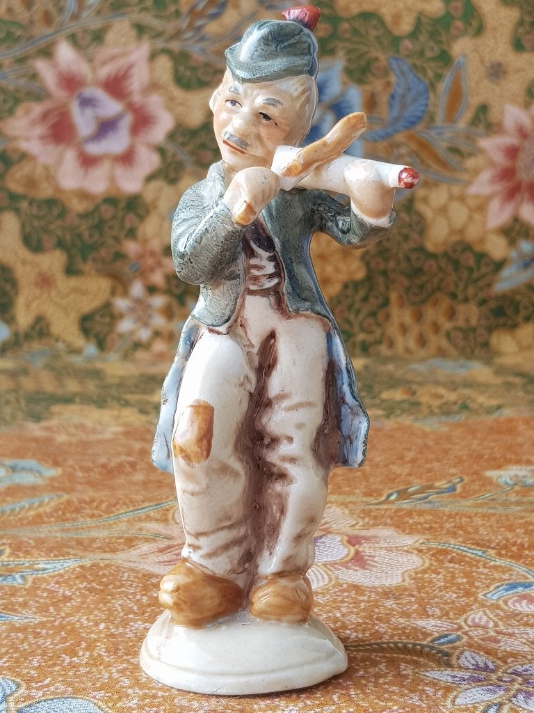 Mooi oud beeldje uit Engeland van een zwerver 12,2 cm., Antiek en Kunst, Ophalen of Verzenden