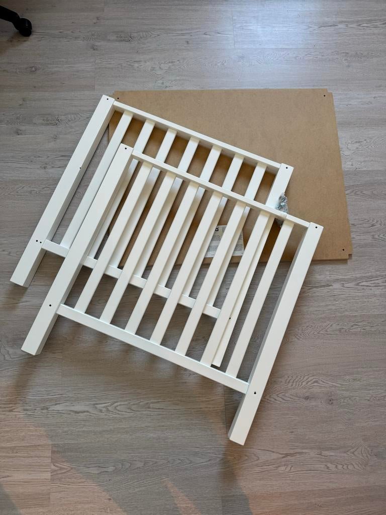 Bopita box–wit–met boxmatras & roze boxkleed–in goede staat, Ophalen, Zo goed als nieuw, Vierkant, In hoogte verstelbaar