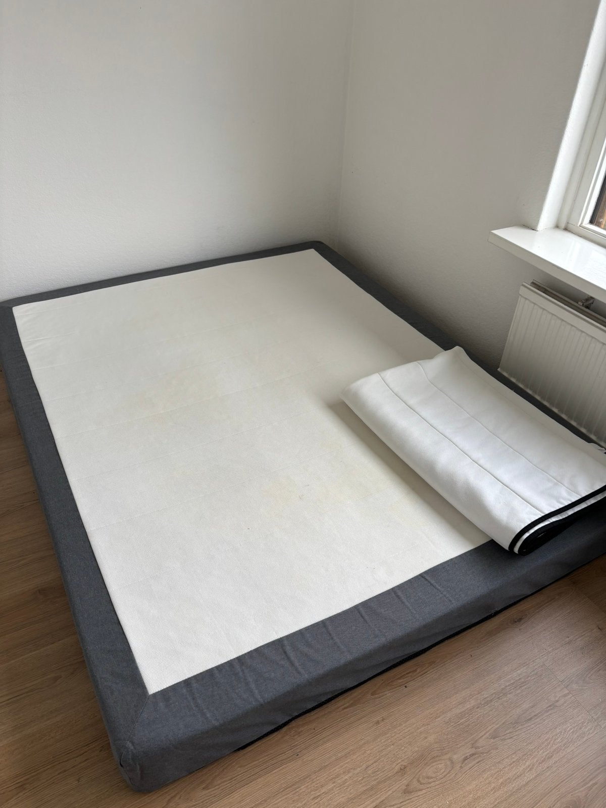 Matras 160x200 IKEA met wasbare topper., Huis en Inrichting, Ophalen, Zo goed als nieuw, Tweepersoons, 160 cm