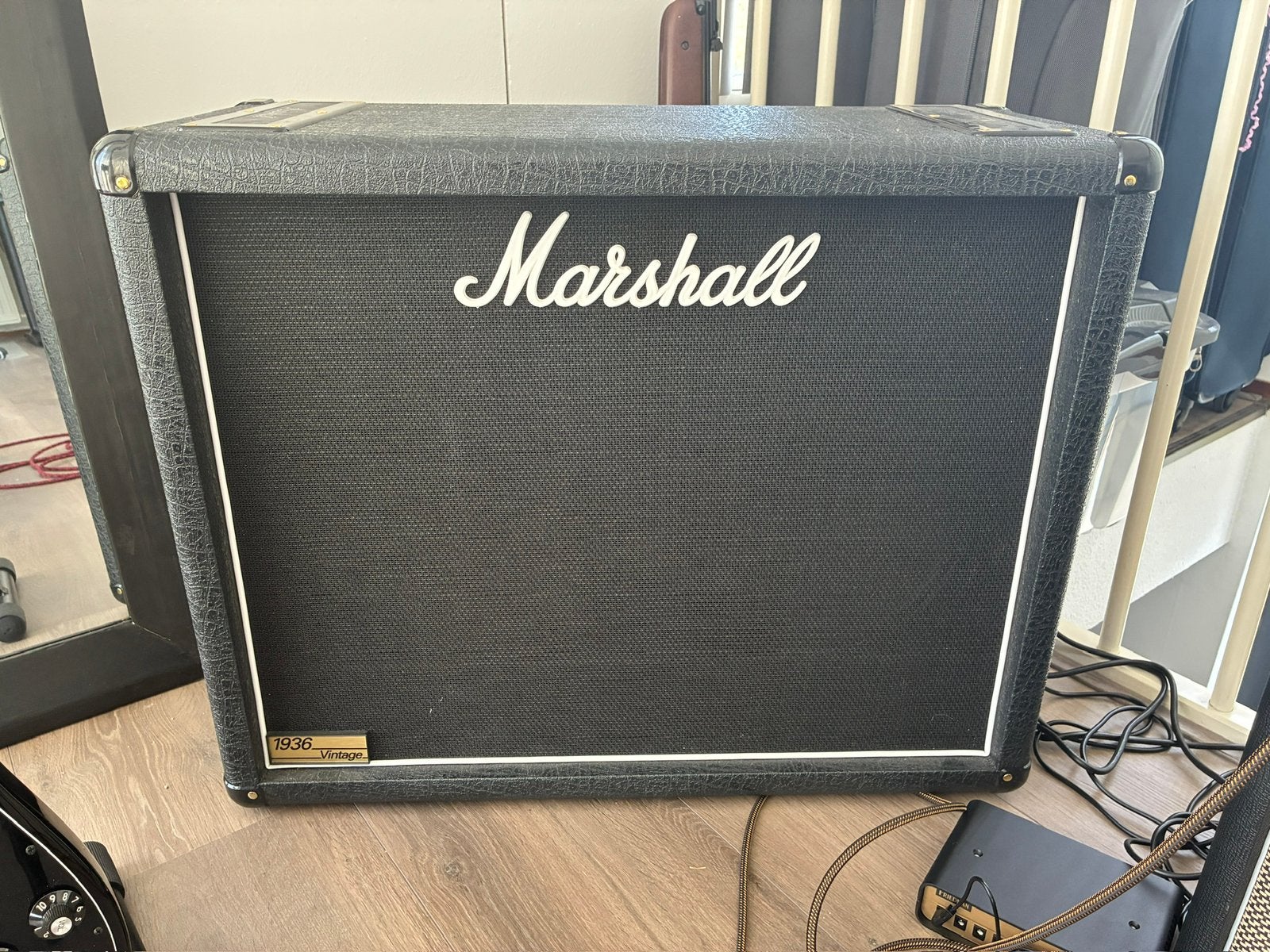 Marshall 1936 vintage 2x12 cabinet, Muziek en Instrumenten, Versterkers | Bas en Gitaar, Ophalen, Zo goed als nieuw, Gitaar, 100 watt of meer