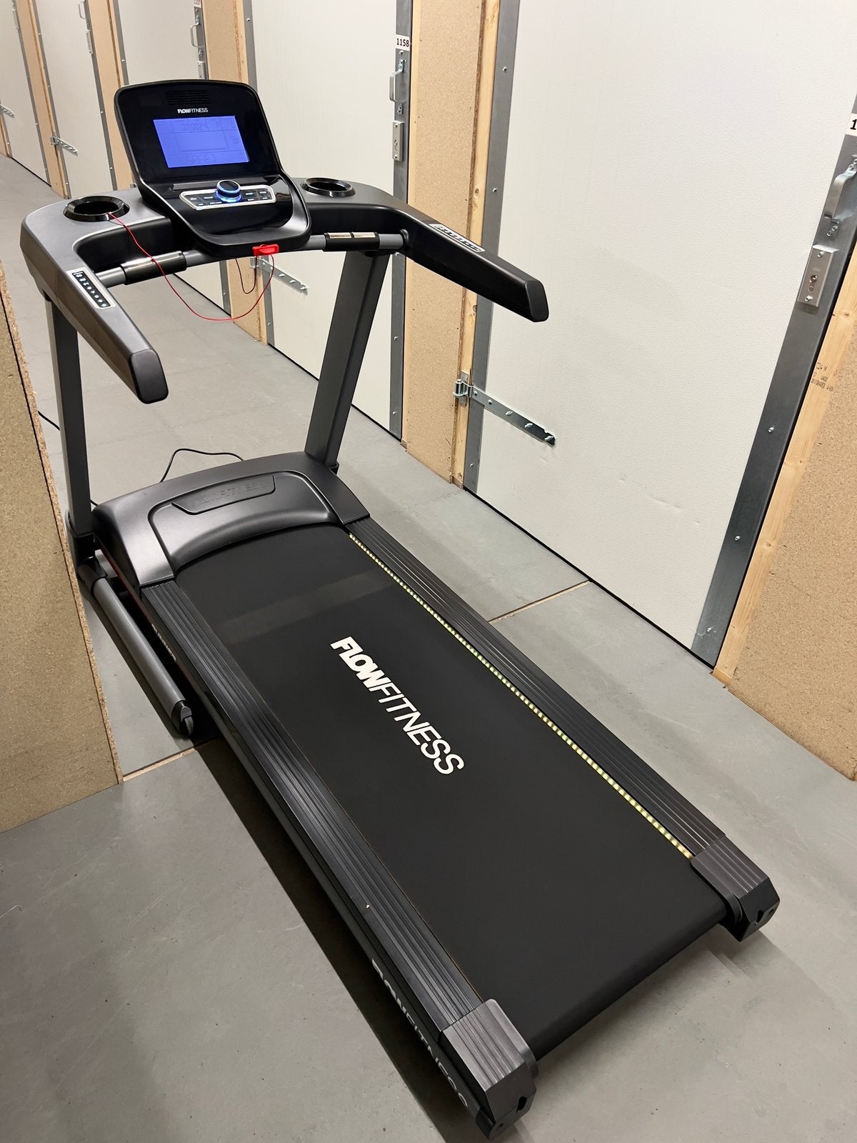 Loopband Flow Fitness 3500i, Sport en Fitness, Fitnessapparatuur, Ophalen, Overige materialen, Benen, Zo goed als nieuw