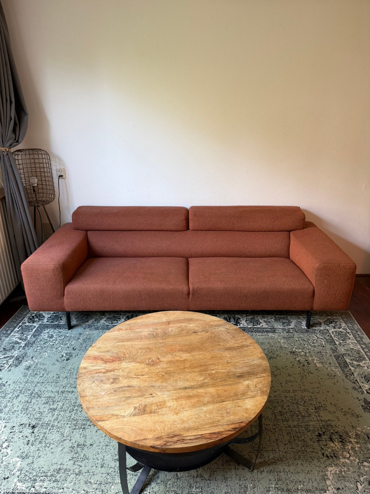Ruime 3-zits bank stof. Kleur cognac. Arti Home, Huis en Inrichting, Banken | Bankstellen, Gebruikt, Driepersoons, 75 tot 100 cm
