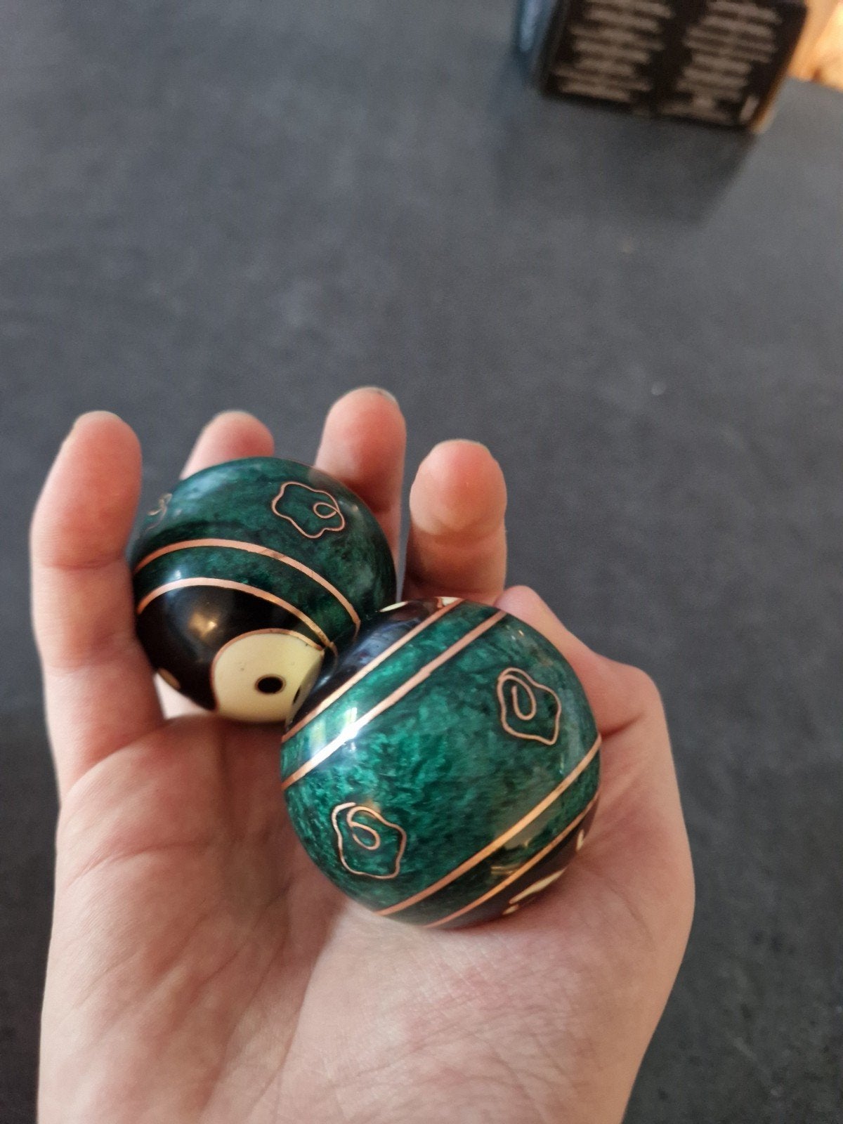 Van die ballen die draaien in je hand, Ophalen of Verzenden, Zo goed als nieuw
