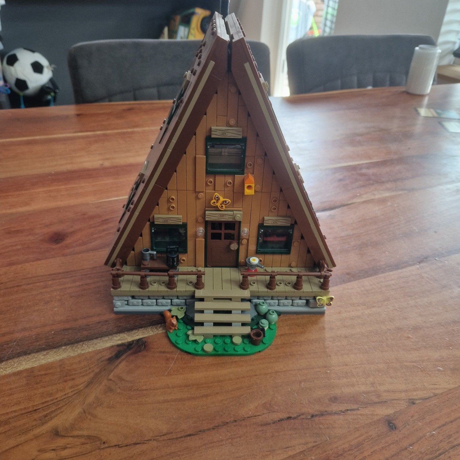 Lego A-frame Cabine (21338) met doos en boekje, Ophalen of Verzenden, Zo goed als nieuw, Overige merken