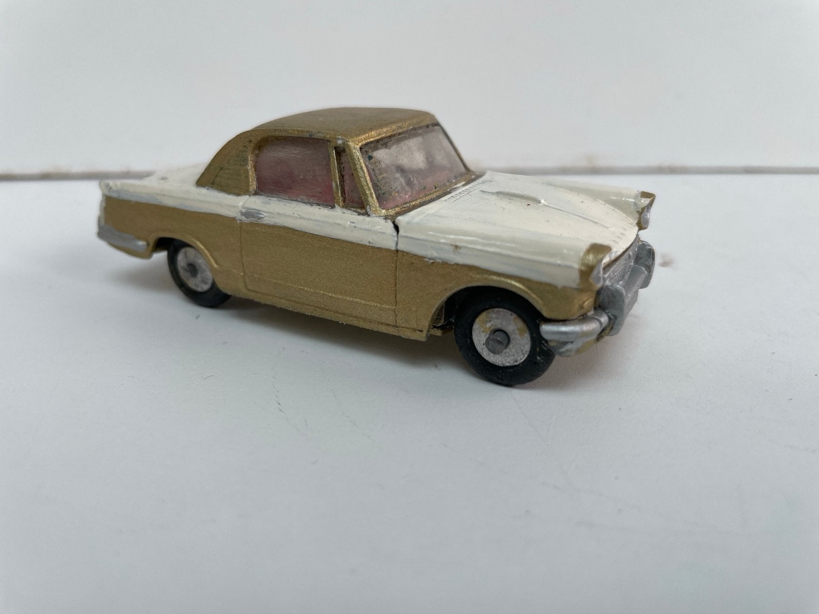 Corgi Toys Triumph Herald Coupe - Goud/Wit, Ophalen of Verzenden